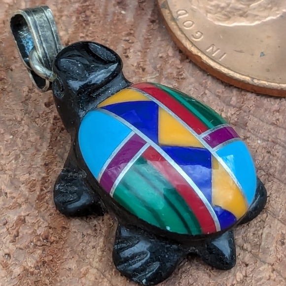 Native Inlaid Turtle Gemstone Pendant - Picture 6 of 9